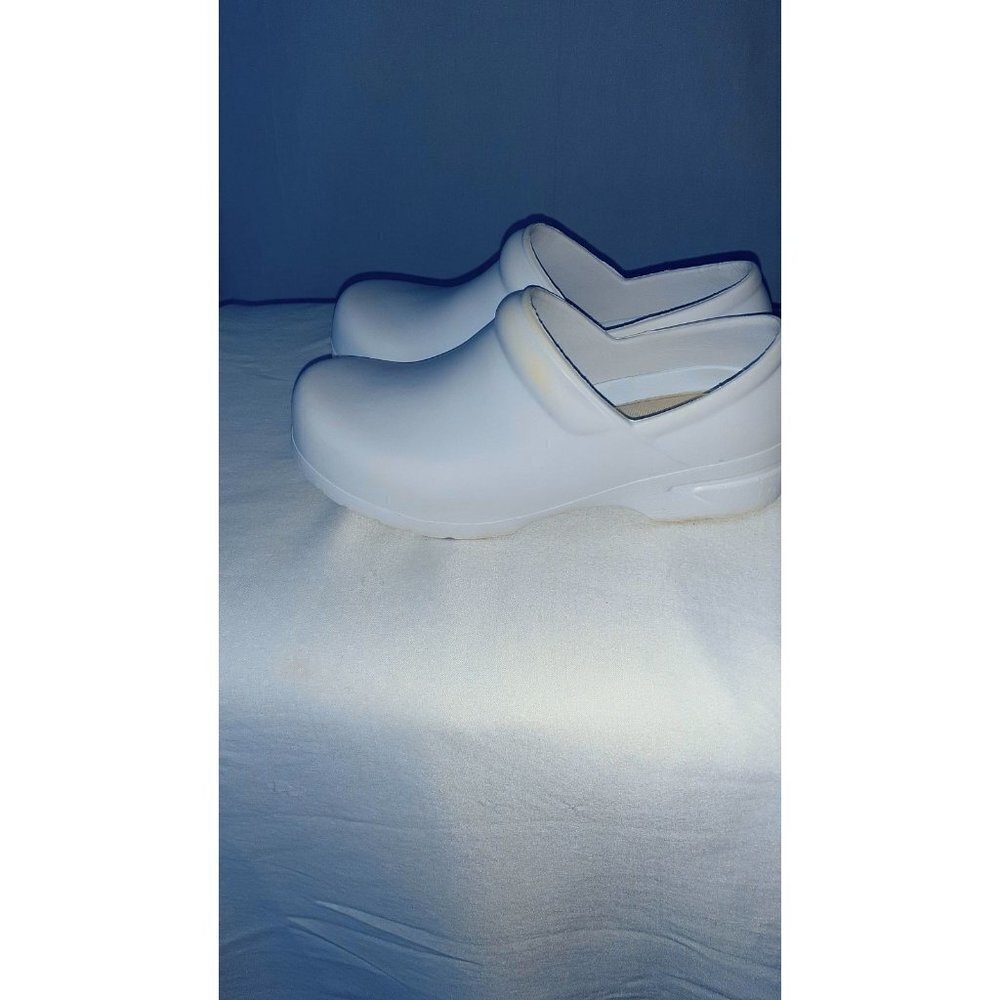 clogs - Picture 5 of 9